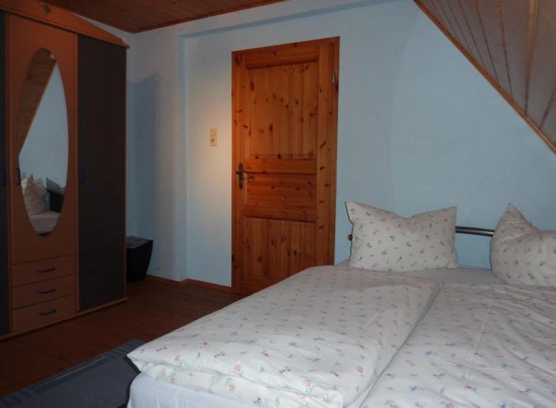Landgasthaus Am Frauenstein Hotel Hinterweidenthal Room photo